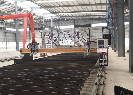 آلة قطع الألواح الفولاذية CNC باللهب والبلازما 20000mm